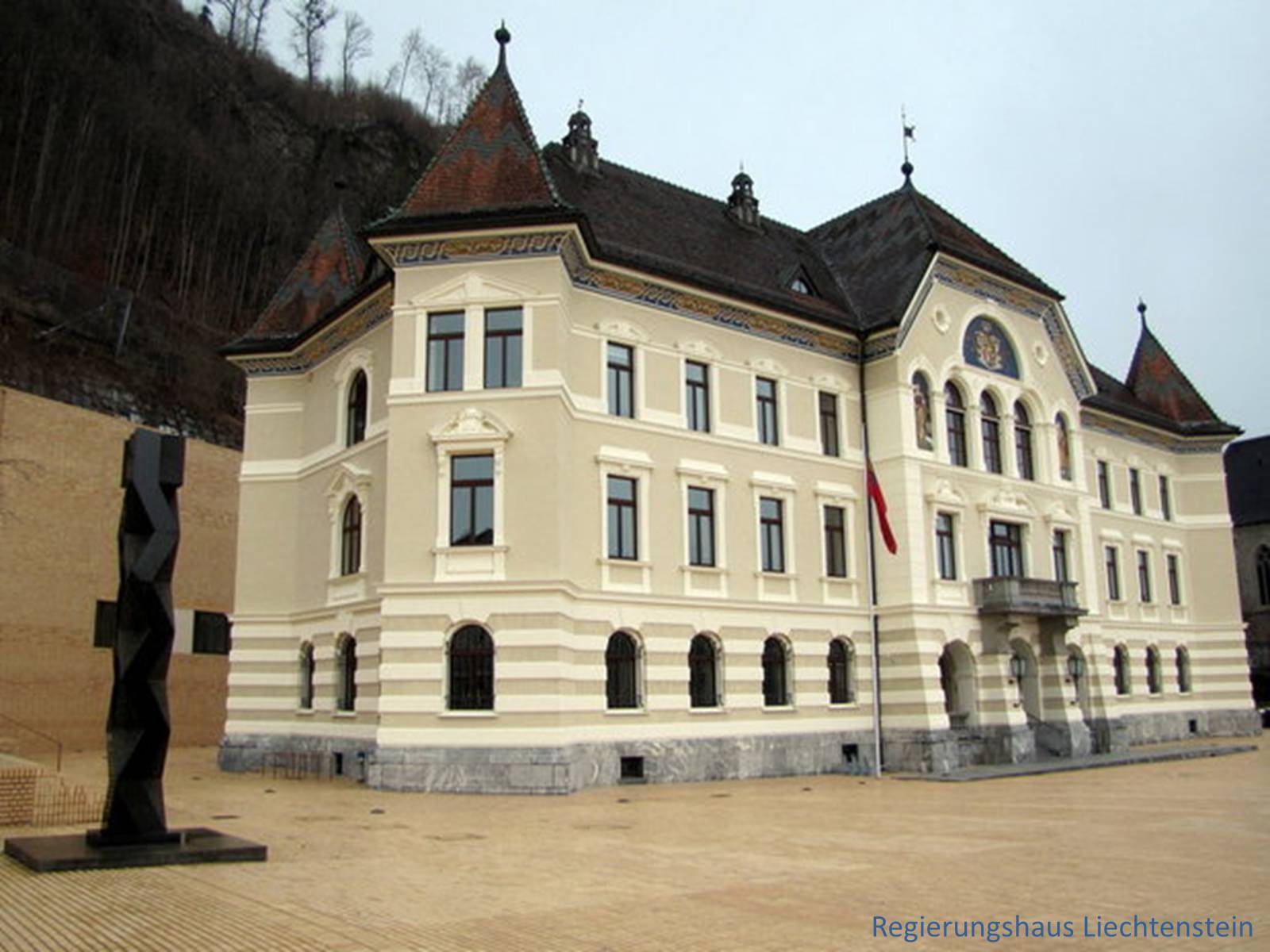Презентація на тему «Architektur des Liechtensteins» - Слайд #6 Презентація на тему «Architektur des Liechtensteins» - Слайд #6