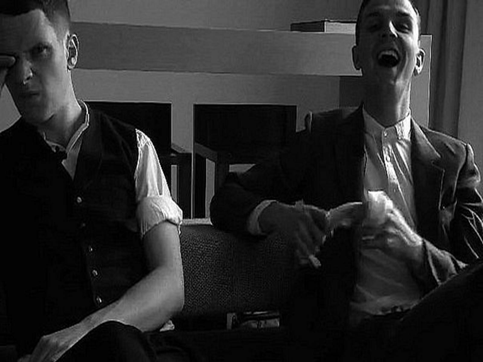 Презентація на тему «Musikband «Hurts»» - Слайд #13 Презентація на тему «Musikband «Hurts»» - Слайд #13