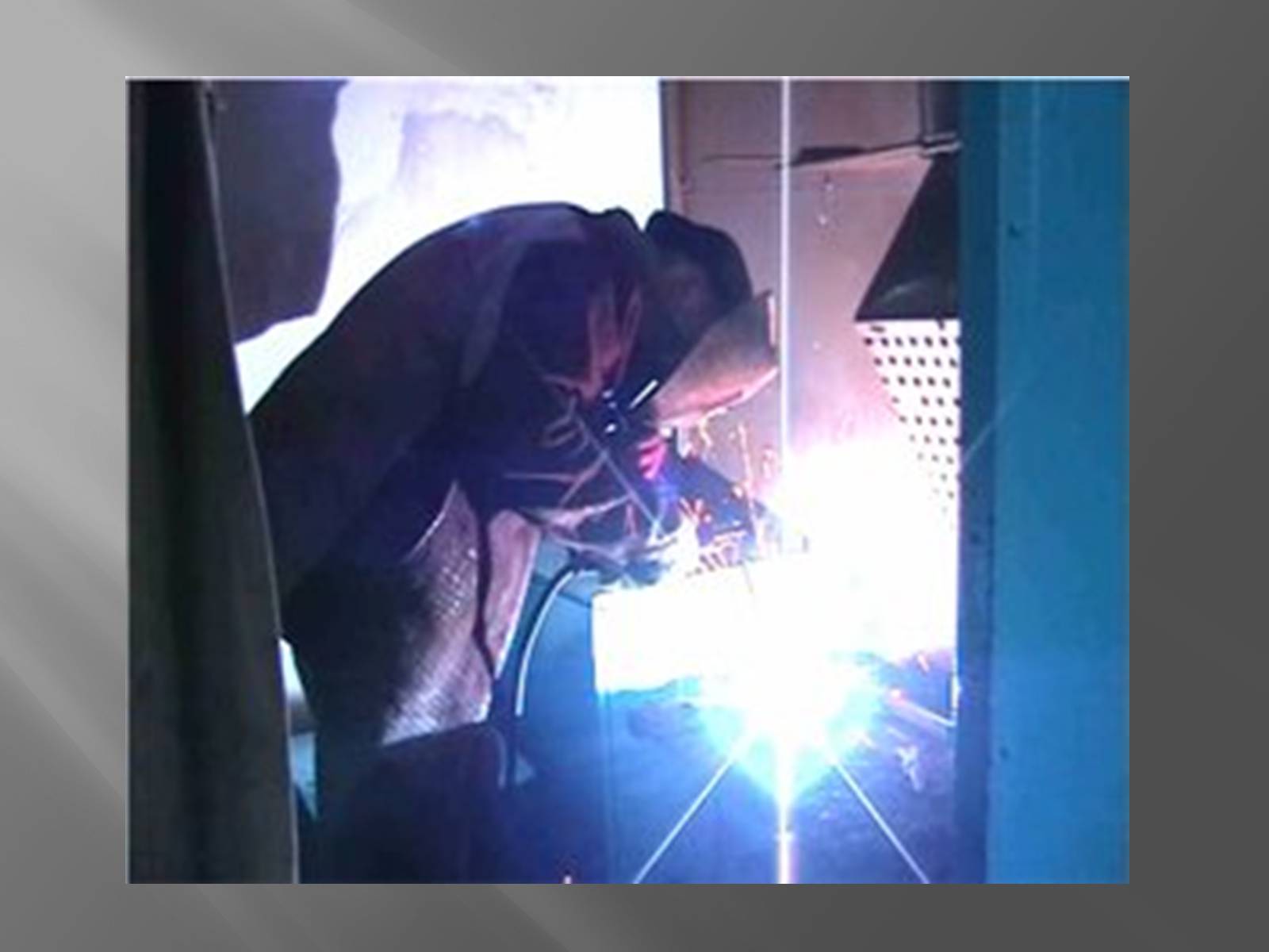 Презентація на тему «Самостійні газові розряди» - Слайд #7 Презентація на тему «Самостійні газові розряди» - Слайд #7