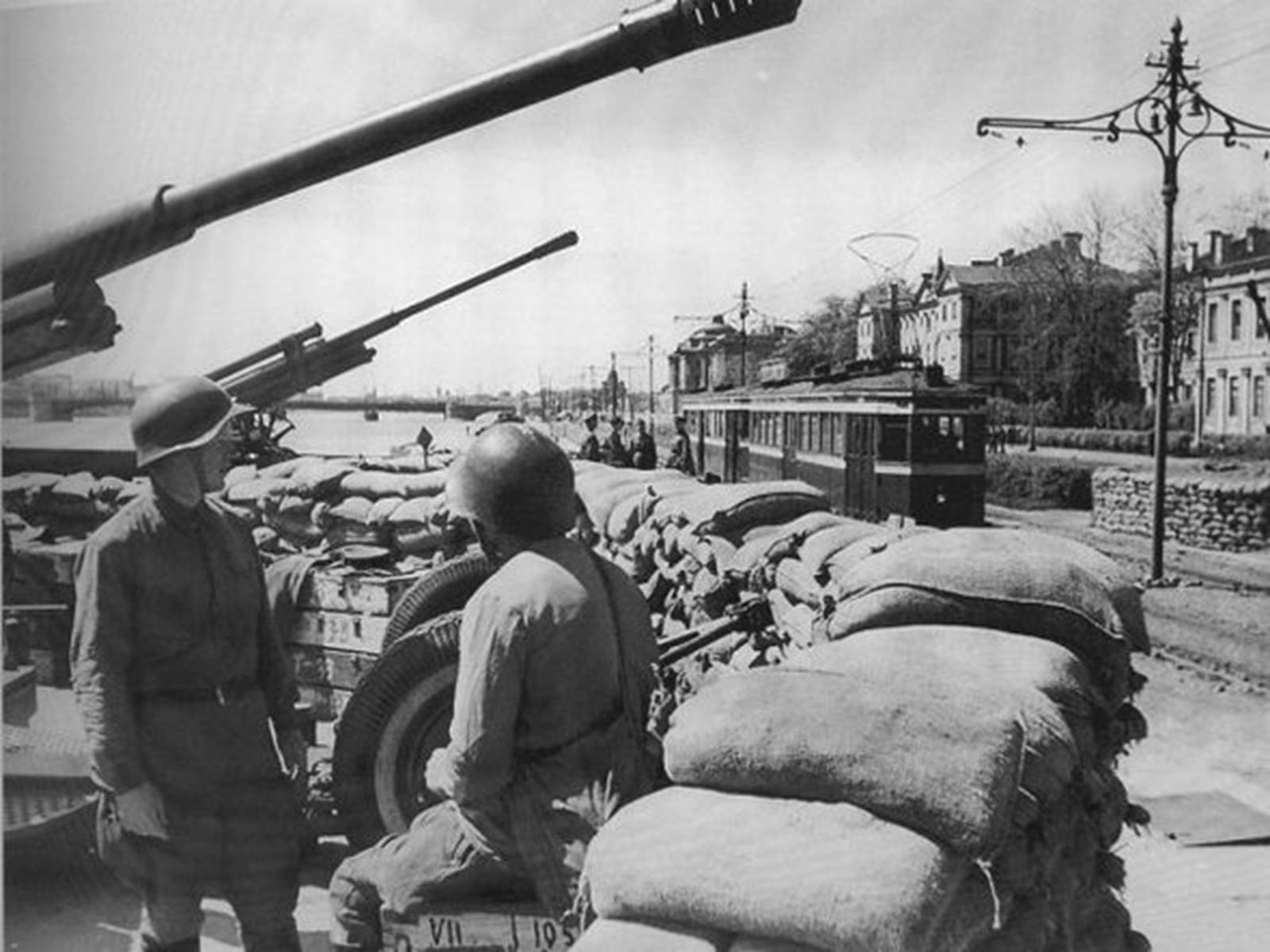 Презентація на тему «Блокада Ленінграда» (варіант 2) - Слайд #43 Презентація на тему «Блокада Ленінграда» (варіант 2) - Слайд #43