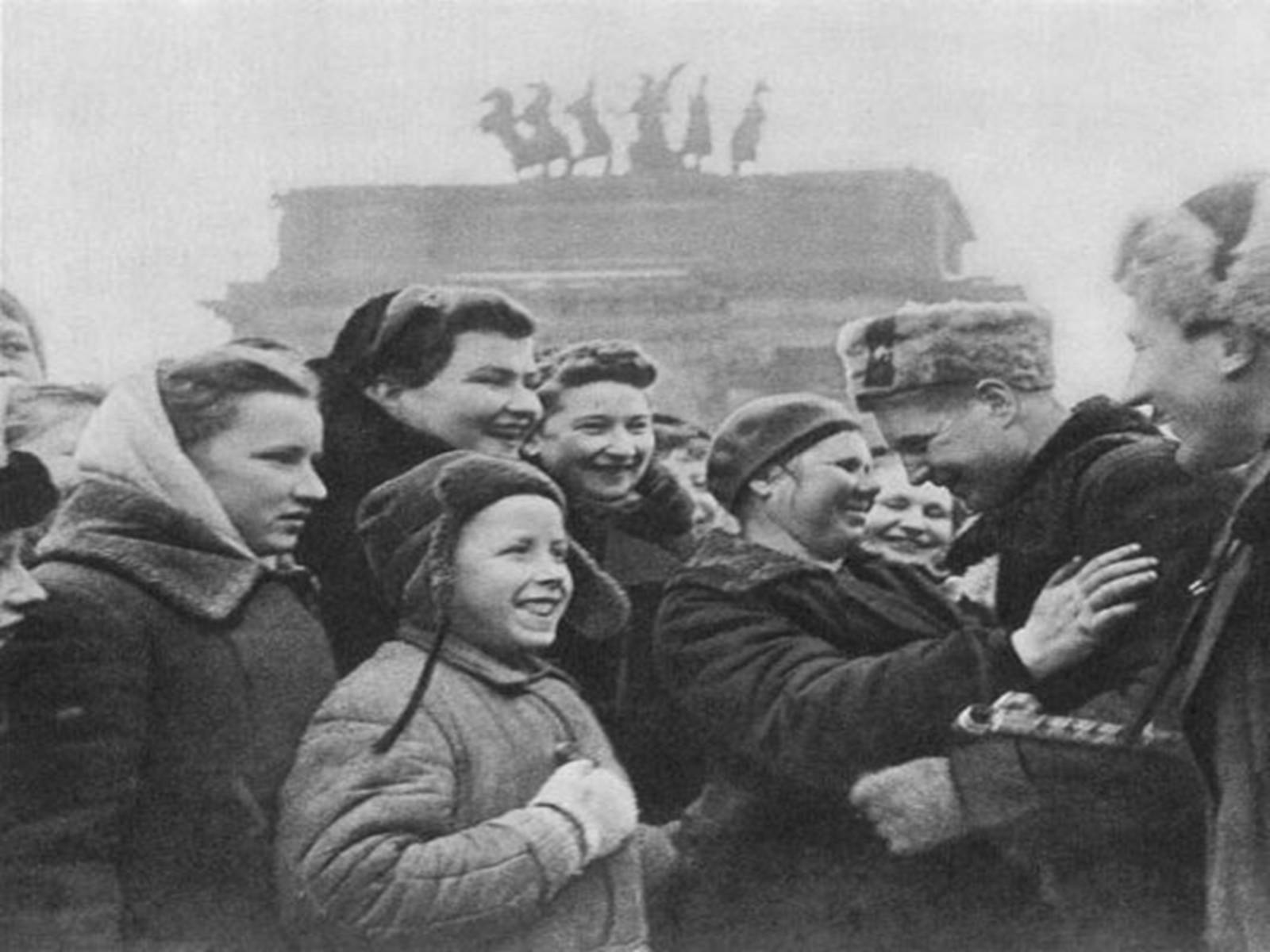 Презентація на тему «Блокада Ленінграда» (варіант 2) - Слайд #54 Презентація на тему «Блокада Ленінграда» (варіант 2) - Слайд #54