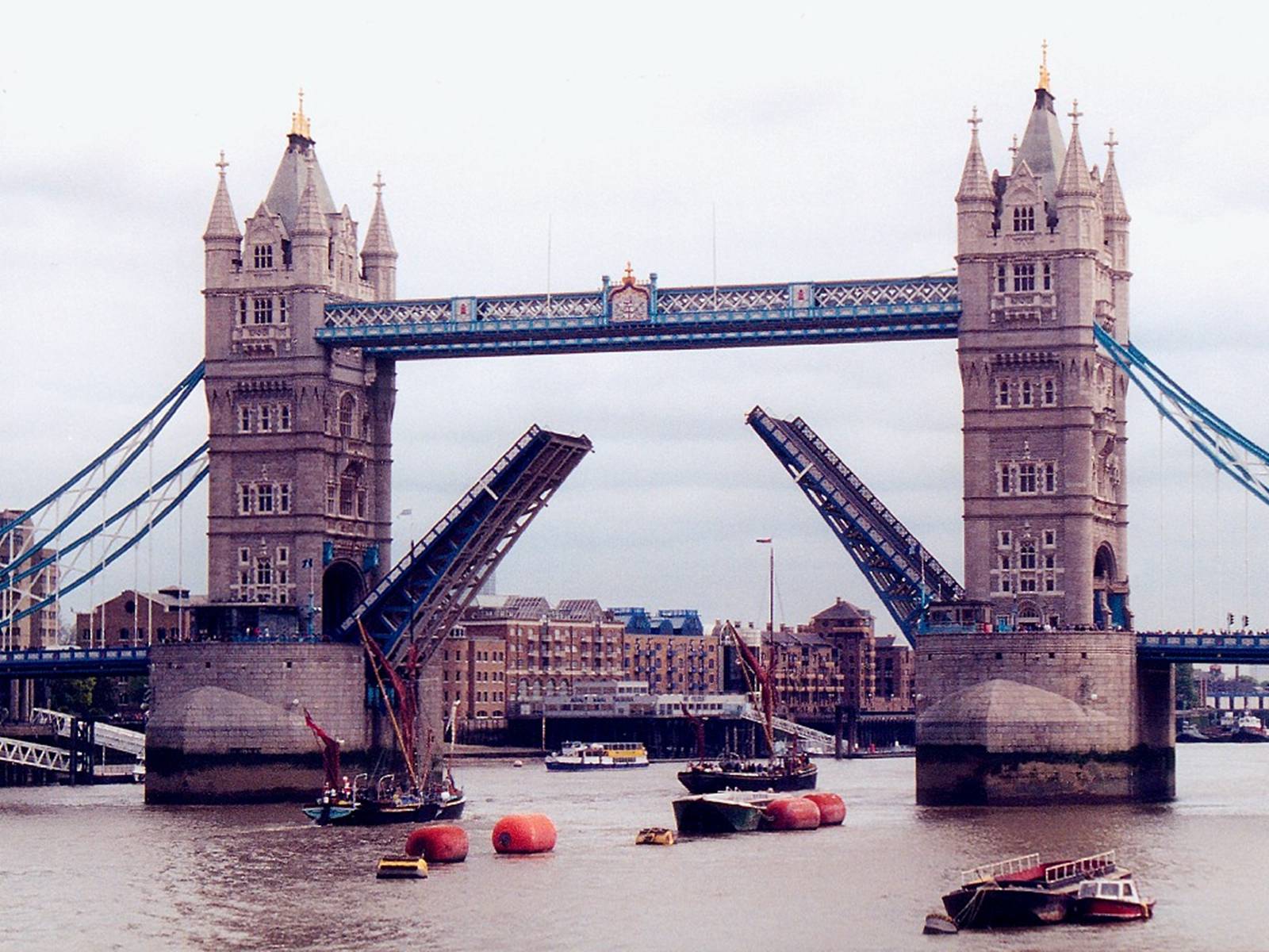Презентація на тему «London» (варіант 9) - Слайд #21 Презентація на тему «London» (варіант 9) - Слайд #21