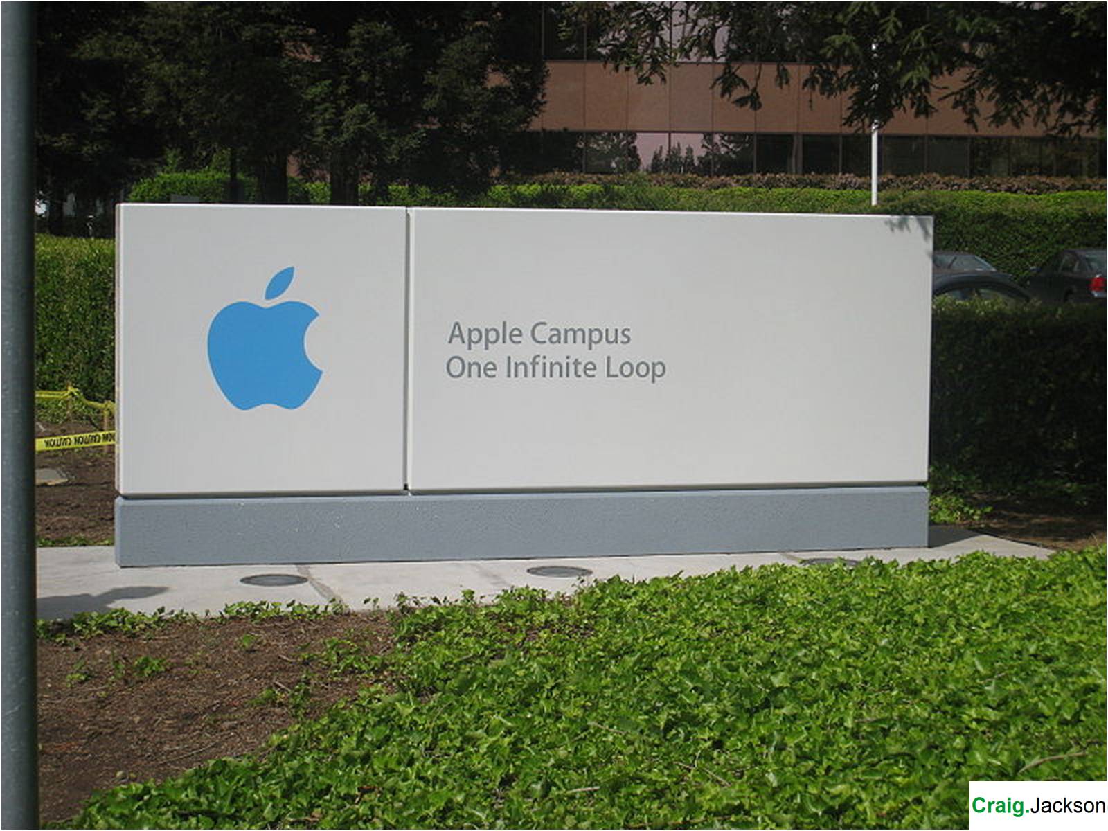 Презентація на тему «Apple» (варіант 1) - Слайд #7 Презентація на тему «Apple» (варіант 1) - Слайд #7