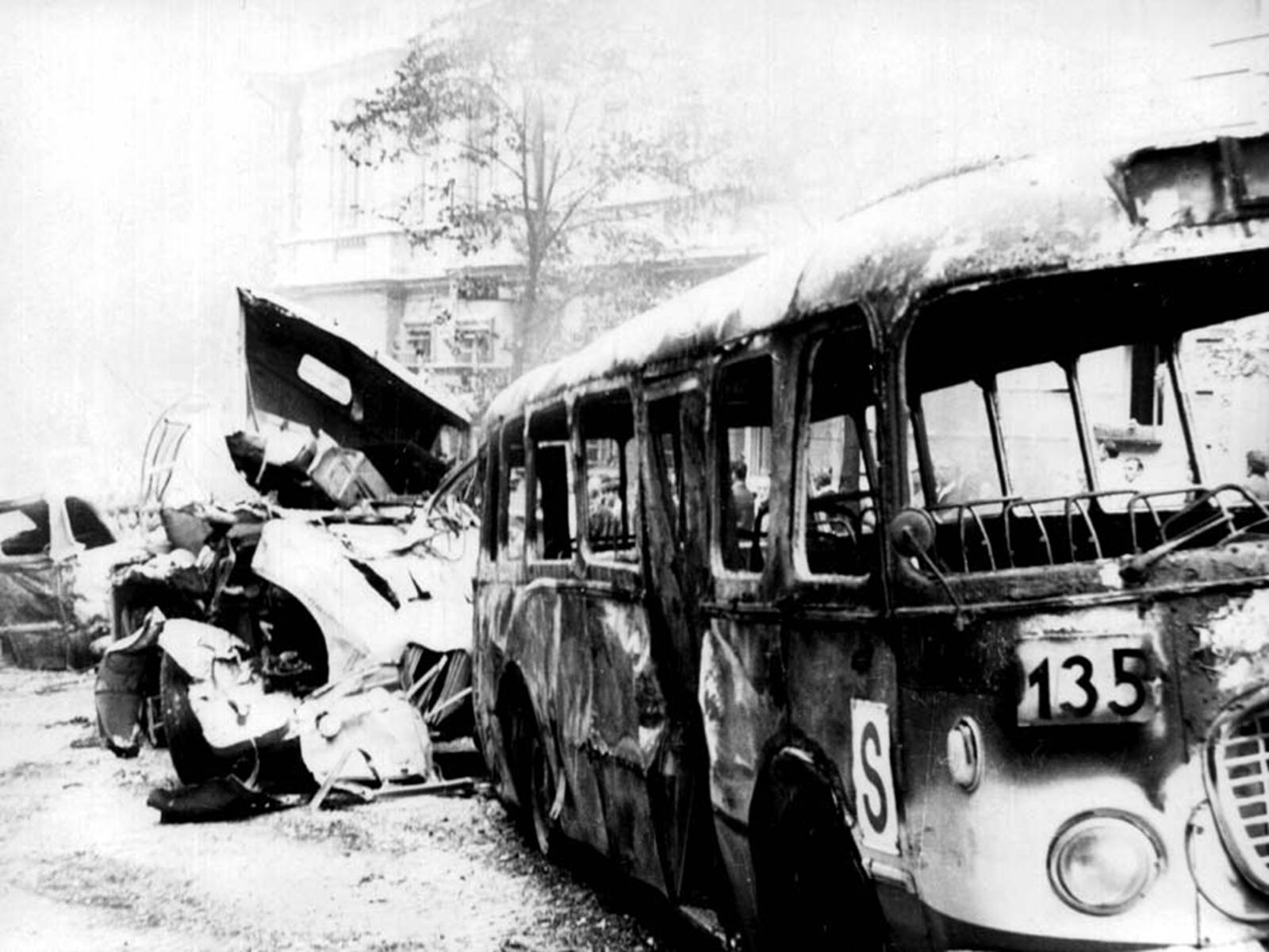 Презентація на тему «Прага 1968» - Слайд #18 Презентація на тему «Прага 1968» - Слайд #18