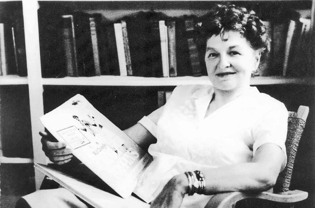 Фотографії Памела Ліндон Треверс